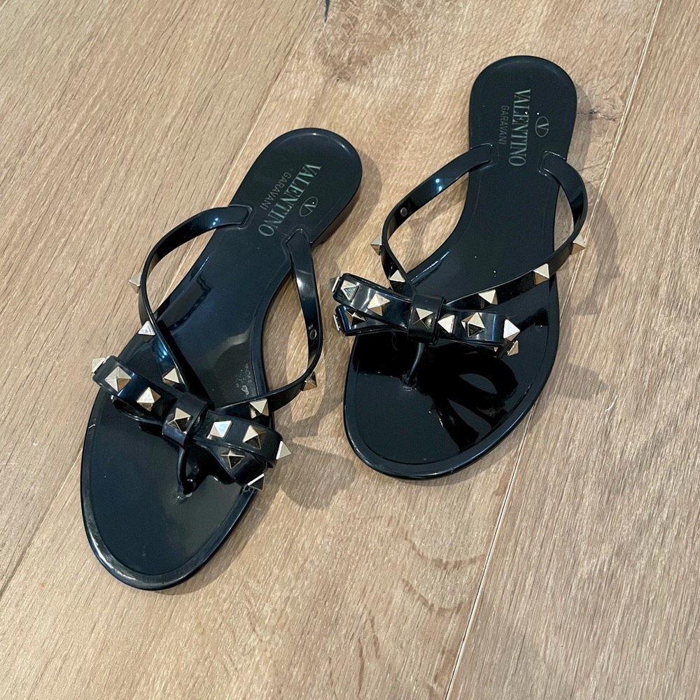 Valentino Garavani Rockstud Bow Jelly